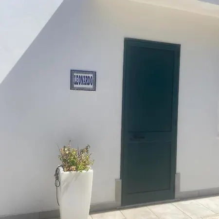 Leo House * بورتو سيساريو